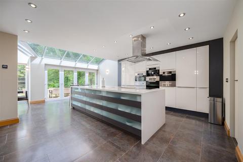 145 Dorridge Road, Dorridge, Solihull, B93 8BN