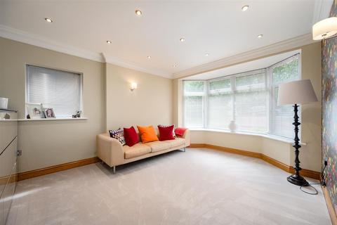 145 Dorridge Road, Dorridge, Solihull, B93 8BN