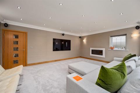 145 Dorridge Road, Dorridge, Solihull, B93 8BN