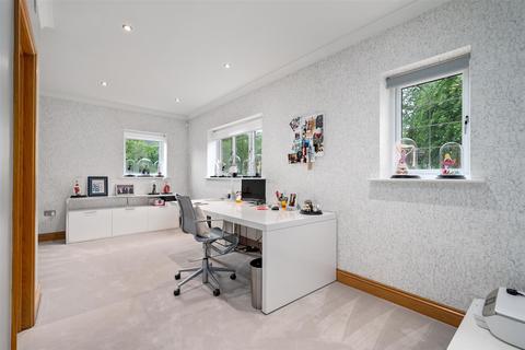 145 Dorridge Road, Dorridge, Solihull, B93 8BN