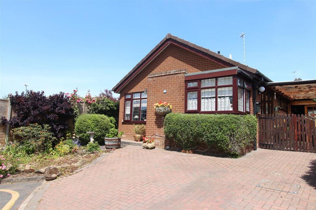 Glovers Close, Meriden, CV7 2 bed property £325,000