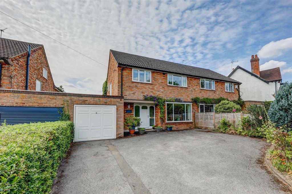 Marsh Lane, HamptonInArden, B92 3 bed property £550,000