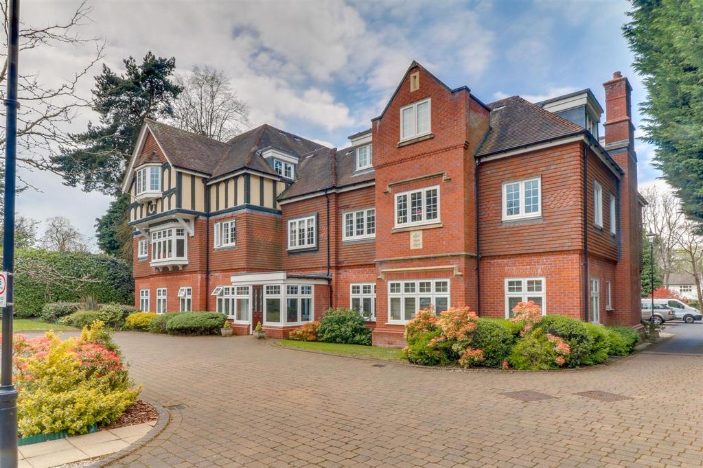 St. Bernards Road, The Manor, B92 2 bed apartment £395,000