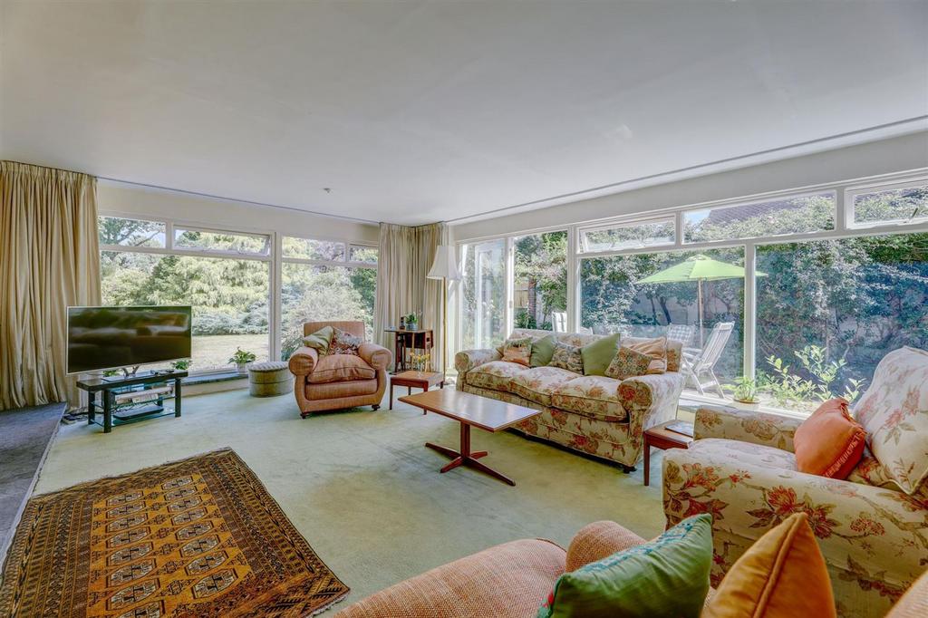 5 sitting room.jpg