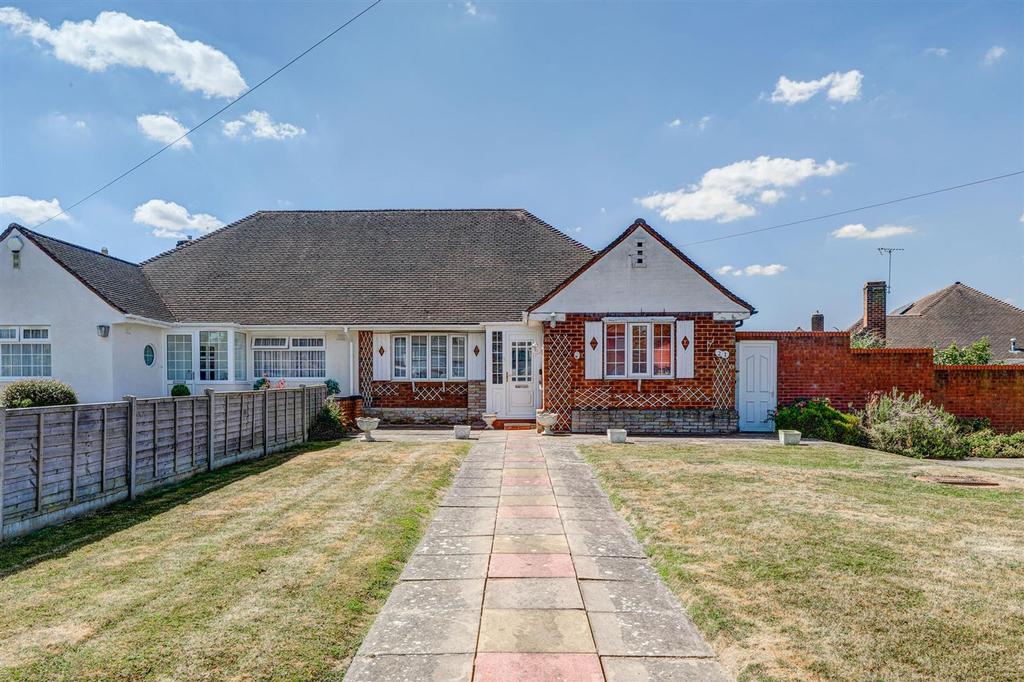 Charingworth Road, Solihull, B92 3 bed semidetached bungalow £375,000