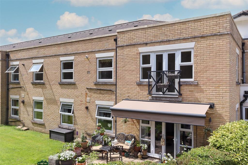 Homewood Court, Cedars Village, Chorleywood, Hertfordshire, WD3 2 bed