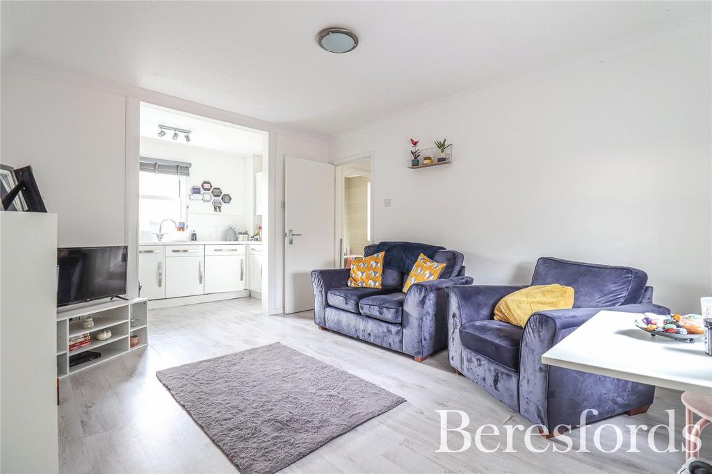 Godfrey Way, Dunmow, CM6 2 bed apartment £225,000