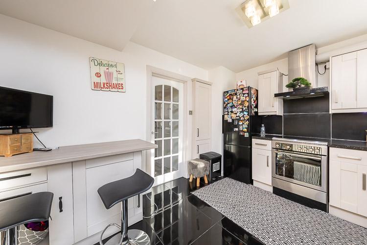 Kitchen / Dining