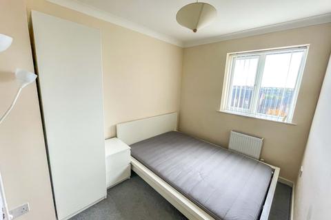 2 bedroom flat to rent - Chillingham Road, Heaton, Newcastle upon Tyne, Tyne and Wear, NE6 5BJ