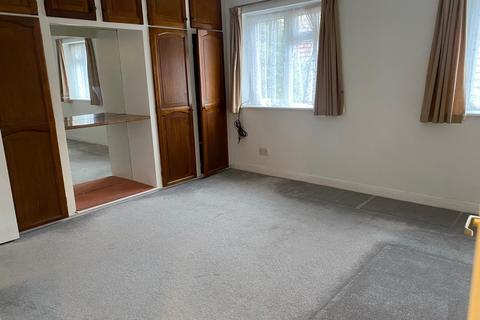 undefined, Springfield Road, London, N11