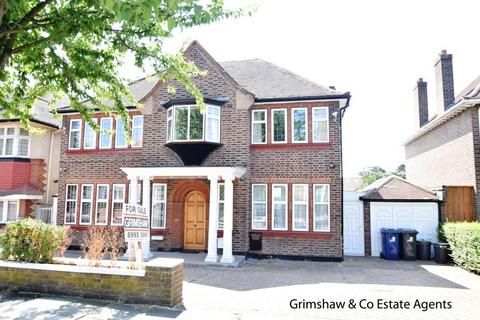 8 Beaufort Road, London, W5 3EA