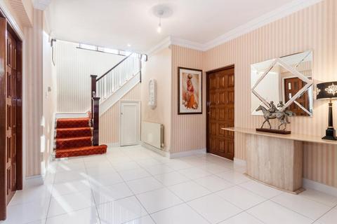 8 Beaufort Road, London, W5 3EA