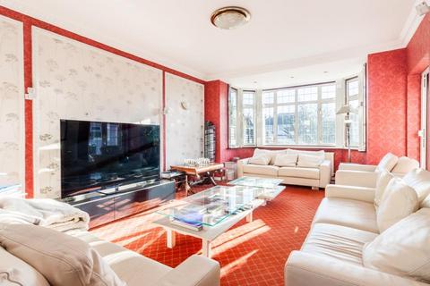 8 Beaufort Road, London, W5 3EA