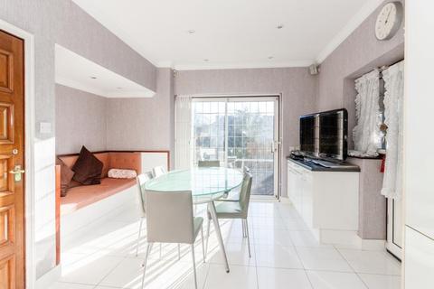 8 Beaufort Road, London, W5 3EA