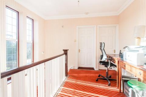 8 Beaufort Road, London, W5 3EA