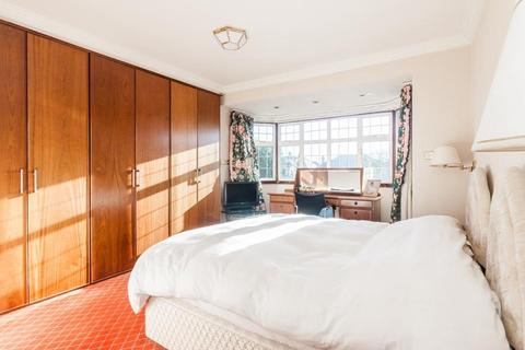 8 Beaufort Road, London, W5 3EA
