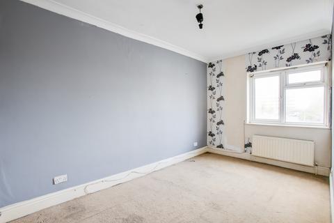4b Abbey Parade, London, W5 1EE