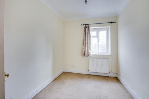 4b Abbey Parade, London, W5 1EE