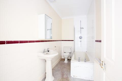 4b Abbey Parade, London, W5 1EE