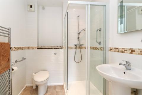 2 bedroom retirement property for sale - Wildwood Court, Cedars Village, Chorleywood, Hertfordshire, WD3