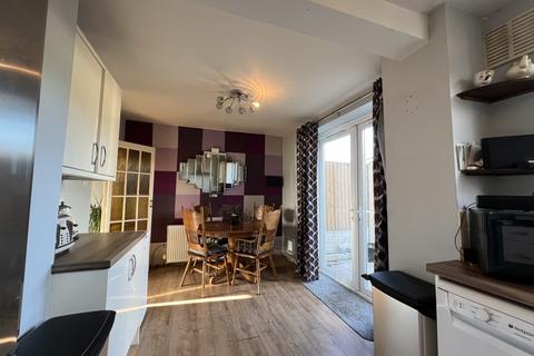 18 Robin Close, Romford, RM5 3UJ