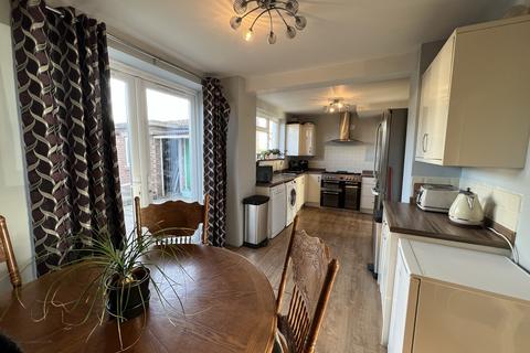 18 Robin Close, Romford, RM5 3UJ