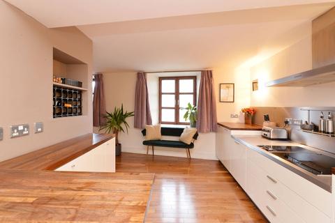 56/10 Timber Bush, Edinburgh, EH6 6QH