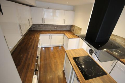 7 bedroom semi-detached house to rent, Headingley Mount, Headingley, Leeds, LS6 3EW