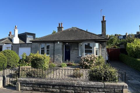 Musselburgh - 2 bedroom detached bungalow to rent