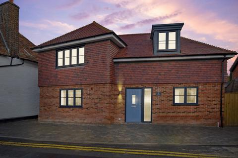 3 bedroom detached house for sale - Olantigh Road,Wye,Ashford,Kent,TN25 5EJ