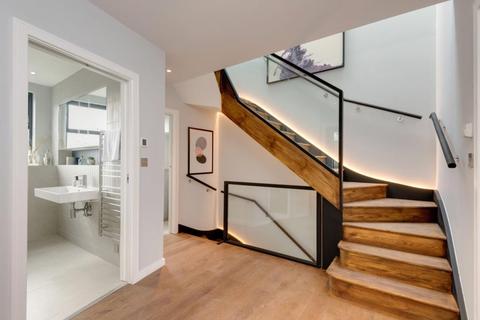 5 bedroom semi-detached house for sale - The Vale, Golders Green, London, NW11