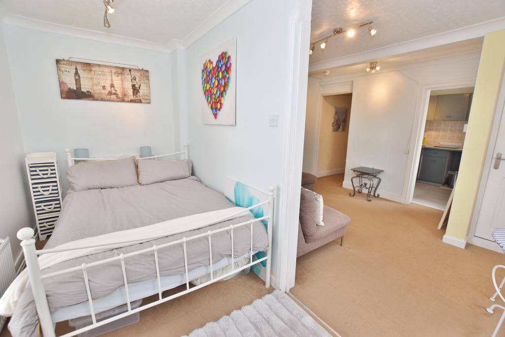 Bedroom - Lounge