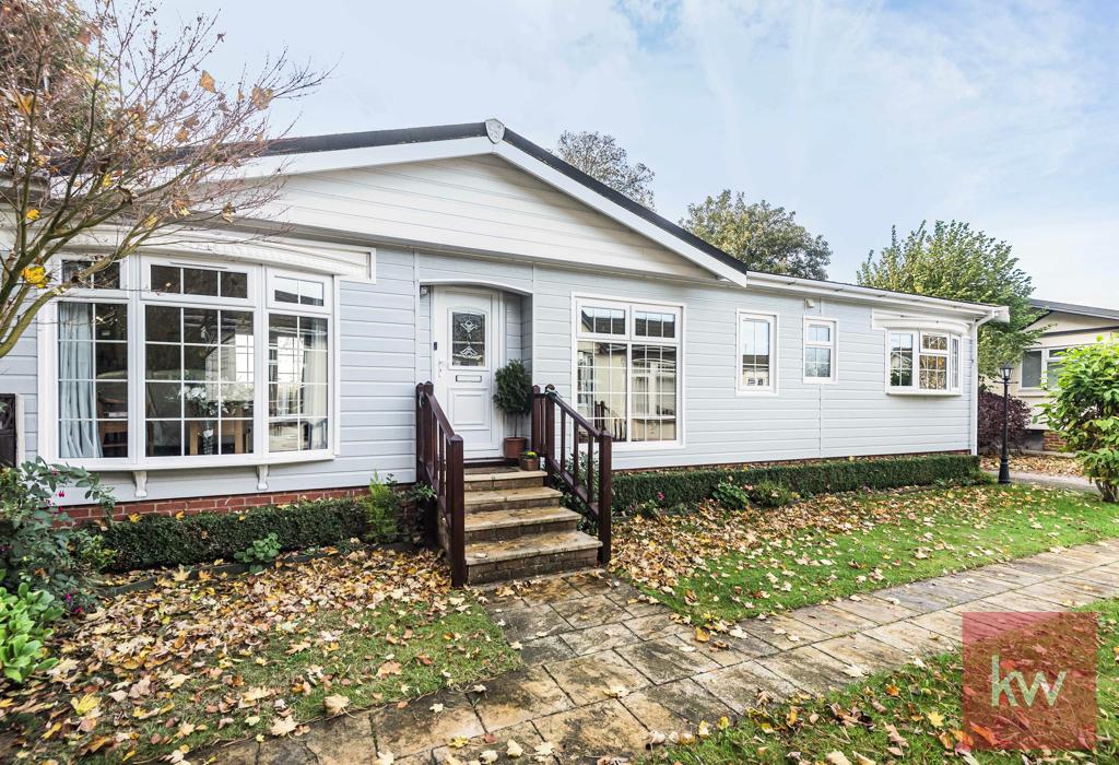 Walnut Grove Shillingford Hill 2 Bed Park Home 250 000 walnut-grove-shillingford-hill-2-bed-park-home-250-000
