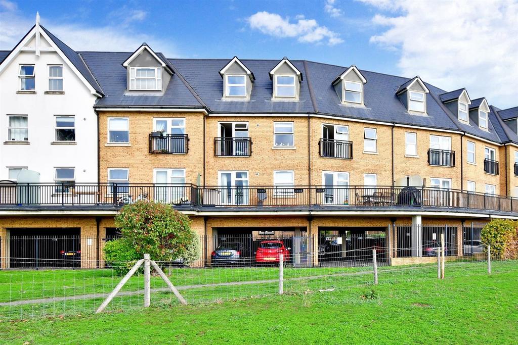 Tanners Close, Crayford, Kent 2 bed flat