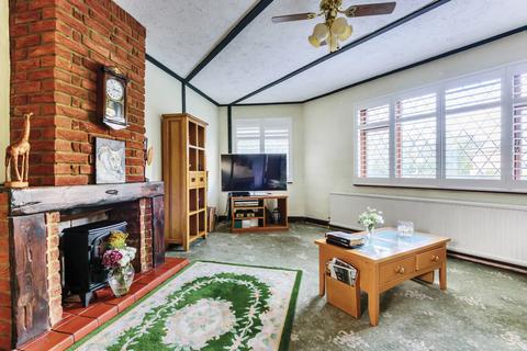 130 Dunkery Road, London, SE9 4HS
