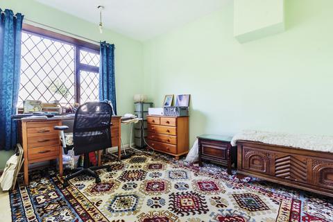 130 Dunkery Road, London, SE9 4HS