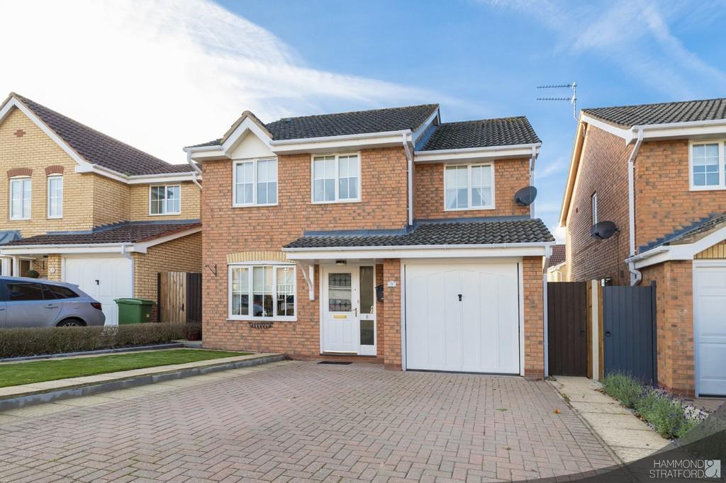 Broom Close, Taverham 4 bed detached house for sale £350,000