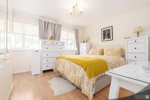 5 Broom Close, Taverham, Norwich, NR8 6FS