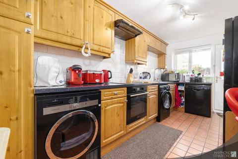 5 Broom Close, Taverham, Norwich, NR8 6FS