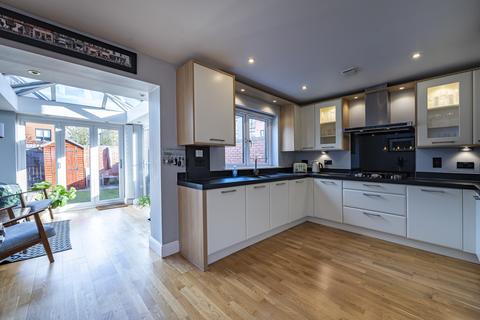 34 Craigend Circus, Anniesland, Glasgow, G13 2TX