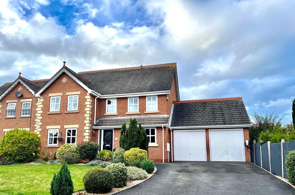 Goodwood Close, Stretton 4 bed detached house for sale £460,000