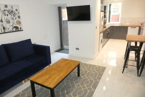 6 bedroom terraced house to rent, Fortuna Grove, Fallowfield, Manchester