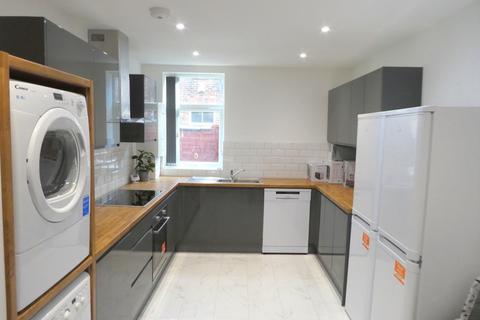 6 bedroom terraced house to rent, Fortuna Grove, Fallowfield, Manchester