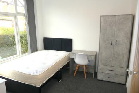 6 bedroom terraced house to rent, Fortuna Grove, Fallowfield, Manchester
