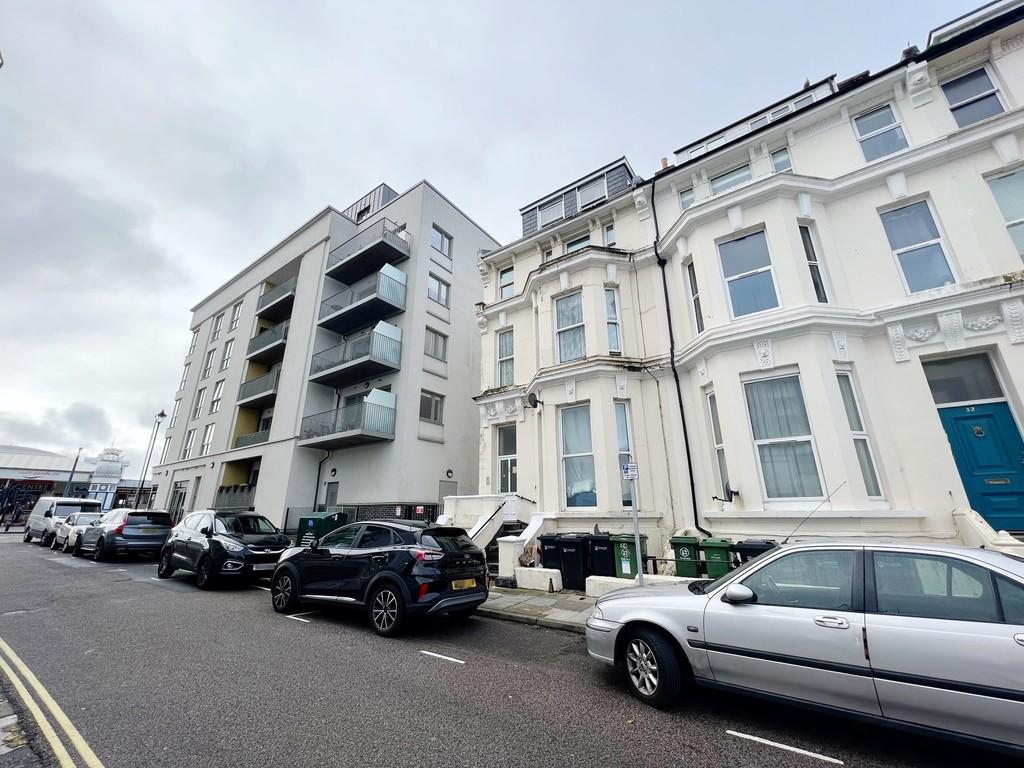 Alhambra Road, Southsea 1 bed flat £725 pcm (£167 pw)