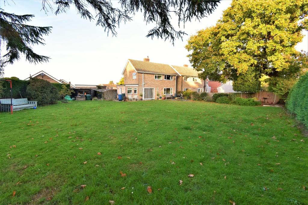 Spring Meadow, Glemsford, CO10 7PN 3 bed detached house £400,000