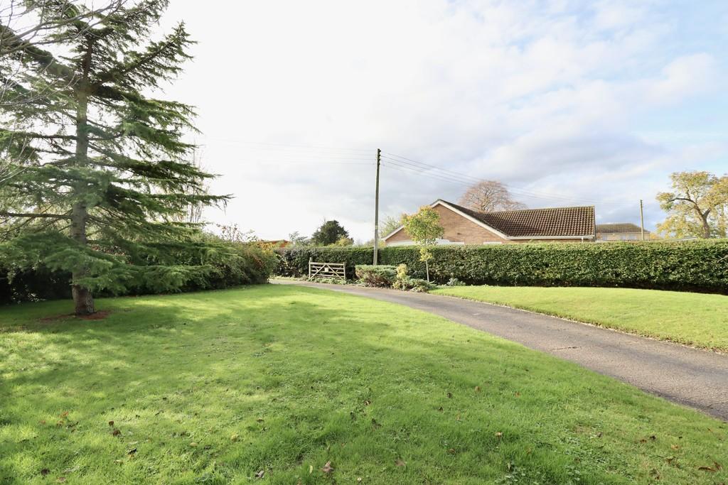 Cotgarth Lane, Willingham By Stow 2 bed detached bungalow £295,000