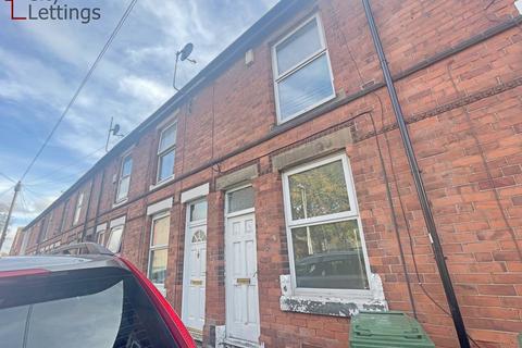 2 bedroom terraced house to rent, Silverdale Road, New Basford