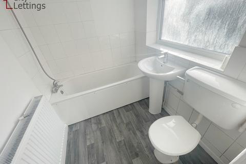 2 bedroom terraced house to rent, Silverdale Road, New Basford