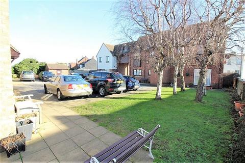 1 bedroom flat for sale - Old Road, Clacton on Sea